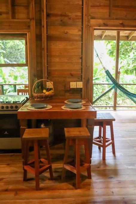 Jungle Beach 2 Bedroom Cottage โบกัสทาวน์ ภายนอก รูปภาพ